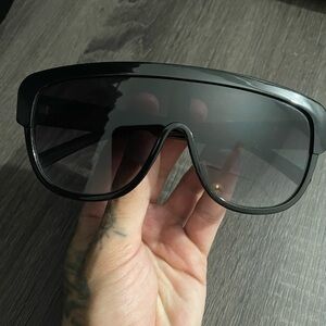 Stylish Black Oversized Sunglasses